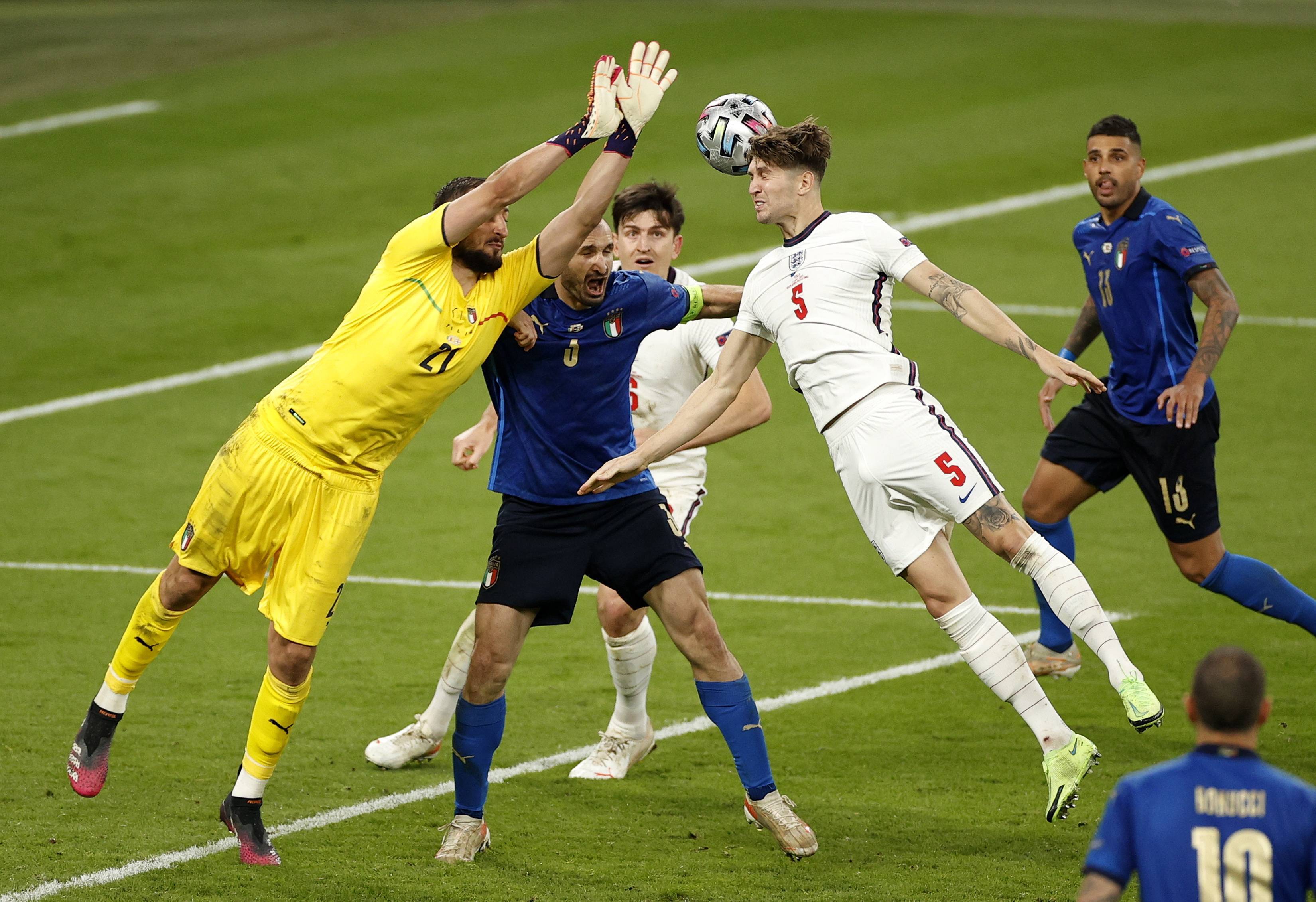 俄罗斯大胜克罗地亚,提前晋级欧洲杯 俄罗斯大胜克罗地亚,提前晋级欧洲杯