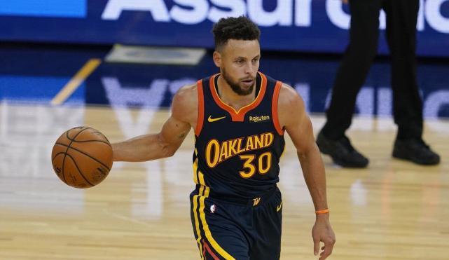 关于雄鹿横扫爵士，将胜利收入囊中的信息