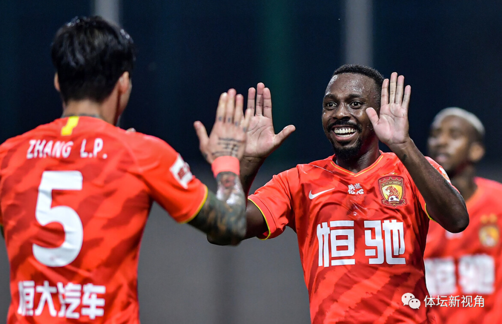 开云体育注册-强强对决：国际体坛战役热力升温