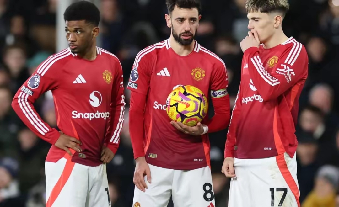 曼联客场大胜托特纳姆热刺，英超前四稳固