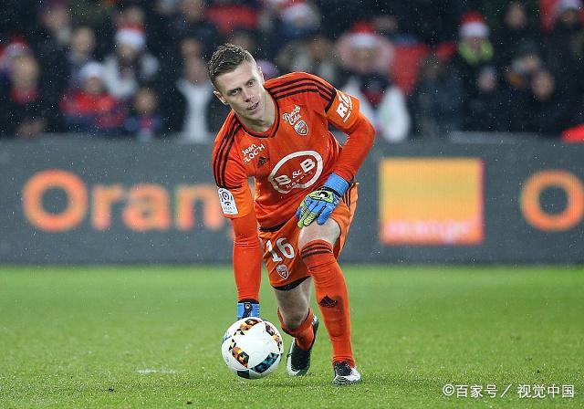 瓦朗谢纳球队在比赛中展现出优势，轻松战胜对手的简单介绍