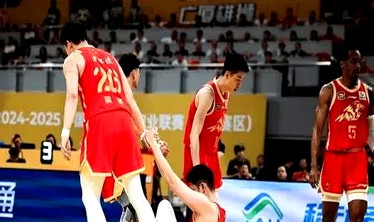 篮球赛发生球迷冲突暂停比赛 篮球赛发生球迷冲突暂停比赛